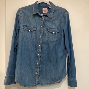 Levi’s essential western denim shirt